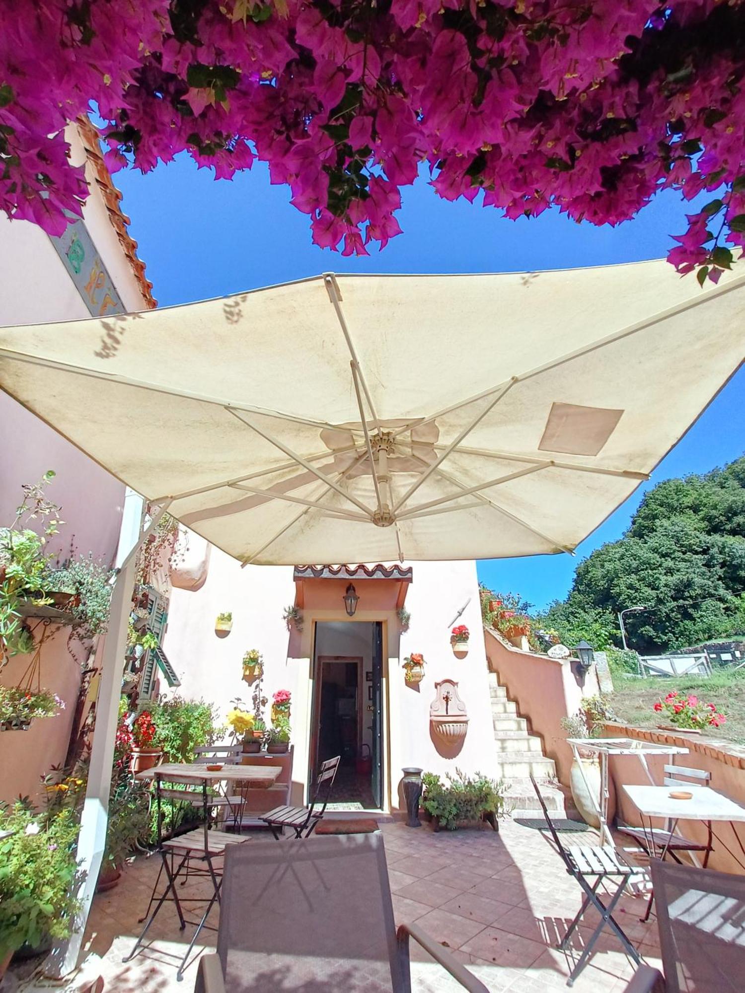 B&B Il Girasole Finale Ligure Exteriör bild